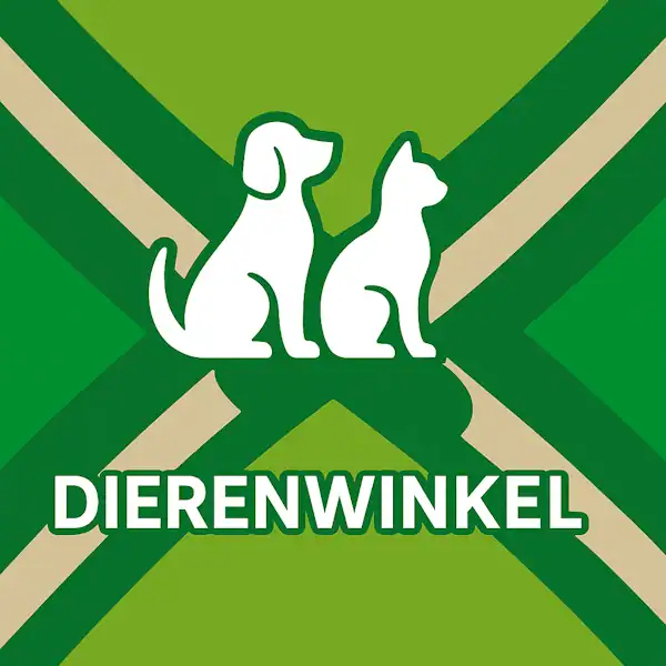 Wit silhouet van een zittende hond en kat naast elkaar, met daaronder de tekst “DIERENWINKEL” in hoofdletters, geplaatst op de vlag van de Achterhoek met donkergroene diagonale kruisen en roomwitte lijnen op een lichtgroene achtergrond.