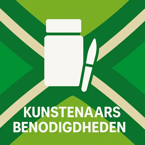 Wit pictogram van een pot met een penseel en gereedschapsicoon als symbool voor kunstenaarsmaterialen, met daaronder de tekst “KUNSTENAARS BENODIGDHEDEN” in hoofdletters, geplaatst op de vlag van de Achterhoek met donkergroene diagonale kruisen en roomwitte lijnen op een lichtgroene achtergrond.