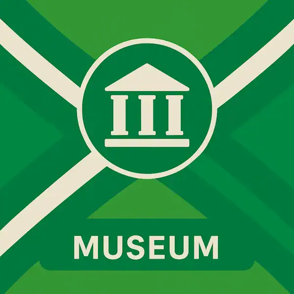 Vierkant logo (600x600) voor de categorie "Museum" op AchterhoekInformatie.nl, met een wit pictogram van een klassiek gebouw met zuilen in een groene cirkel op de Achterhoekse vlag. De tekstbalk is donkergroen met witte hoofdletters "MUSEUM", en de crèmekleurige elementen zijn wit gemaakt.