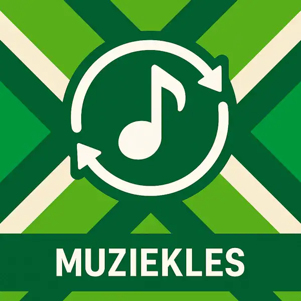 Logo voor muziekles: een wit icoon van een muzieknoot omringd door cirkelvormige pijlen, geplaatst op de correcte Achterhoekse vlag met lichtgroene en donkergroene diagonale banen en helderwitte kruisen, met daaronder de tekst MUZIEKLES in hoofdletters op een donkergroene balk over de volledige breedte.