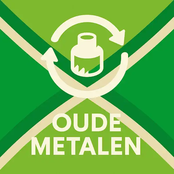 Wit pictogram van een oud metalen tandwiel met recyclingpijlen eromheen, met daaronder de tekst “OUDE METALEN” in hoofdletters, geplaatst op de vlag van de Achterhoek met donkergroene diagonale kruisen en roomwitte lijnen op een lichtgroene achtergrond.