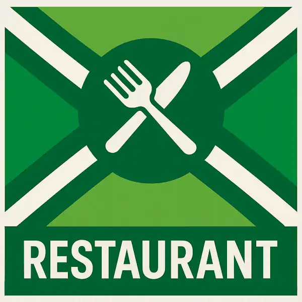 Logo van een restaurant met de Achterhoekse vlag als achtergrond (groene tinten met witte diagonale kruisbalken), centraal een donkergroene cirkel met een wit pictogram van een vork en mes, onderaan een donkergroene balk met het woord “RESTAURANT” in witte hoofdletters.