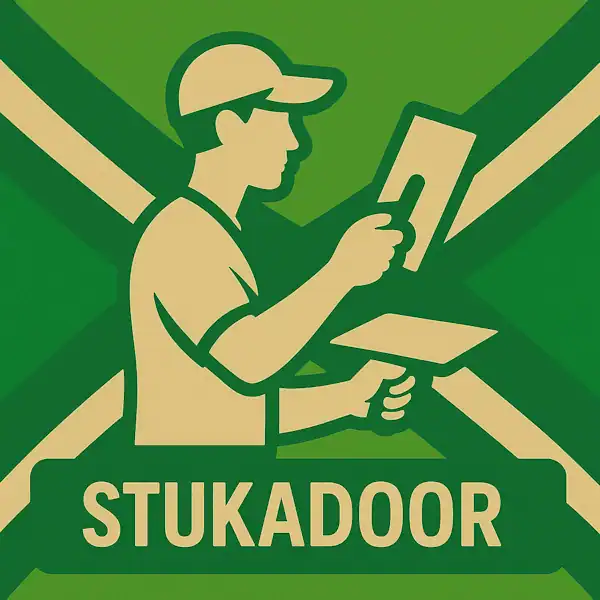 Logo van een stukadoor met spaan in silhouet op de Achterhoekse vlag, met de tekst “STUKADOOR” onderin in een donkergroene balk.