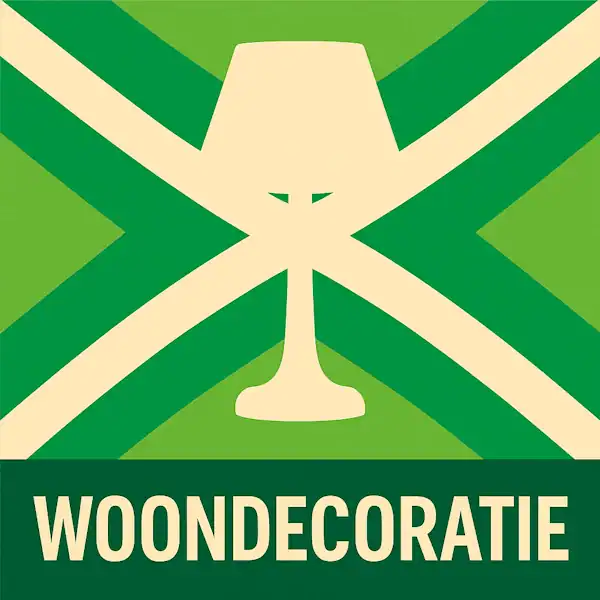 Logo van een tafellamp in silhouet op een heldere Achterhoekse vlag, met de tekst “WOONDECORATIE” onderin in een donkergroene balk.
