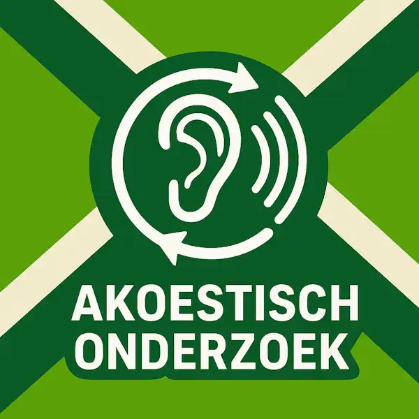 Logo voor akoestisch onderzoek: een wit ooricoon met geluidslijnen en cirkelvormige pijlen eromheen, geplaatst op de correcte Achterhoekse vlag met lichtgroene en donkergroene diagonale banen en roomwitte kruisen, met daaronder de tekst AKOESTISCH ONDERZOEK in hoofdletters.